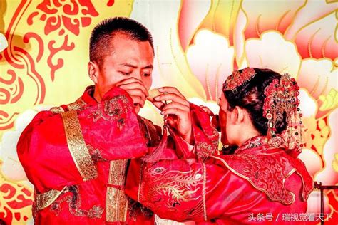 合卺發音|中式婚禮上新郎新娘都要喝交杯酒，原來叫「合卺」，。